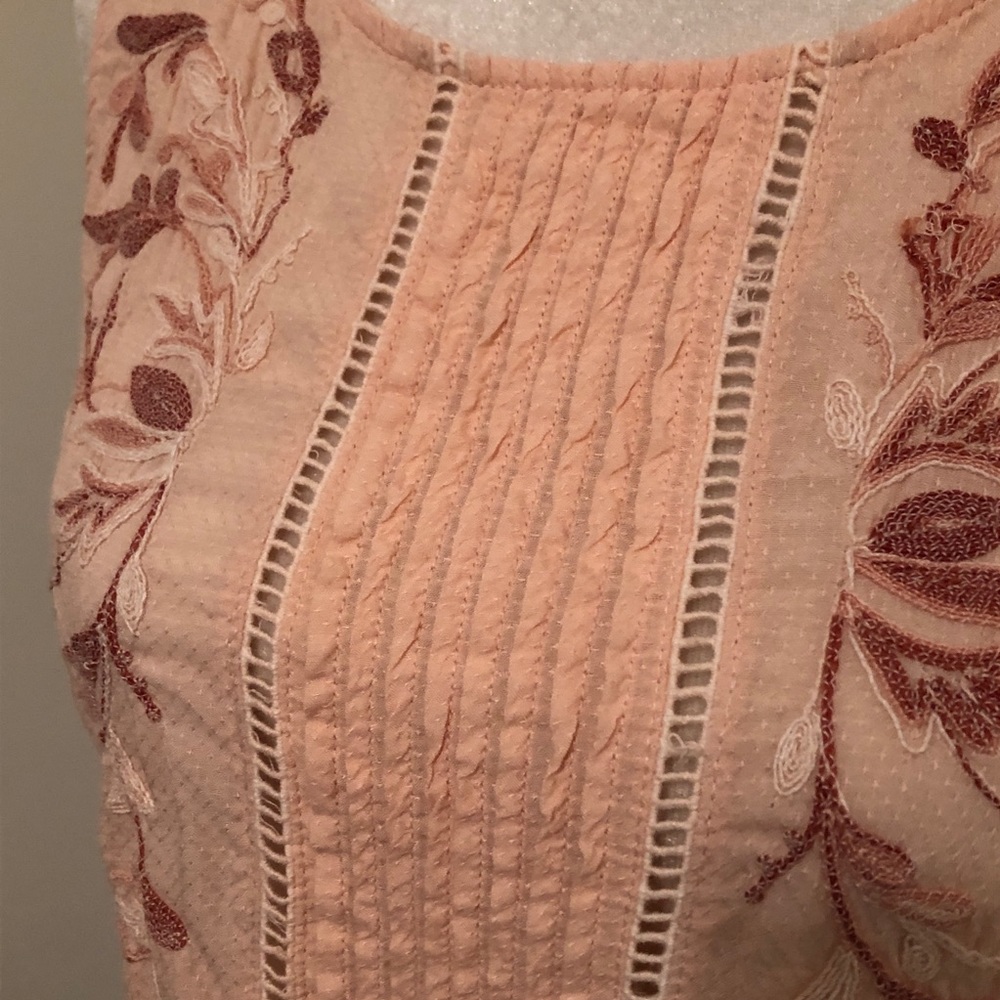 SOLD Lucky Brand peach embroidered top - Picture 4 of 10
